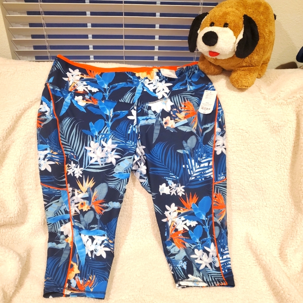Xersion Isla Floral High Rise Fitted Capri Pants Plus Size 3X Tropical Print